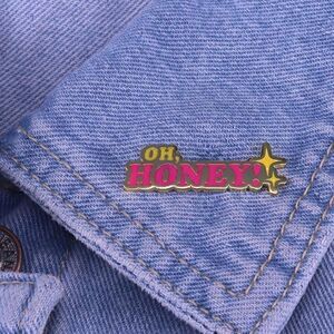 🍯Oh Honey enamel pin 